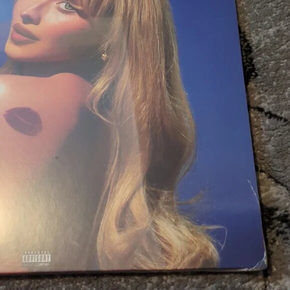 Sabrina Carpenter Short And Sweet Vinyl with Signed insert Brand New - Picture 8 of 14